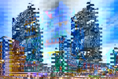 Foto van kleurrijke gebouw in Zaandam